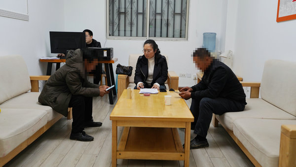 图片③：执行法官释法析理后，被执行人当即支付3万元，剩余款项约定两年内履行完毕.jpg